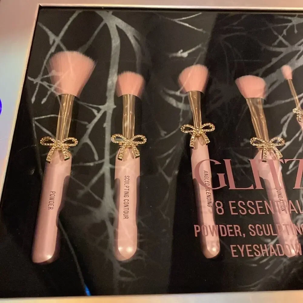 BNWT GLITZ & GLAM Viral Holiday Bow 9 Piece Makeup Brush Set